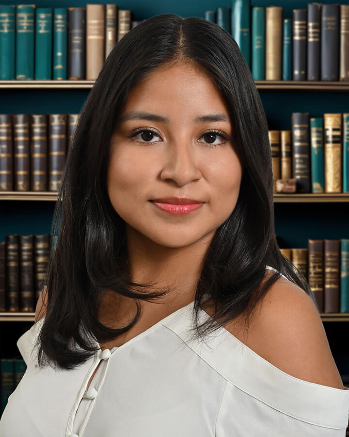 Paola Guaman Paralegal
